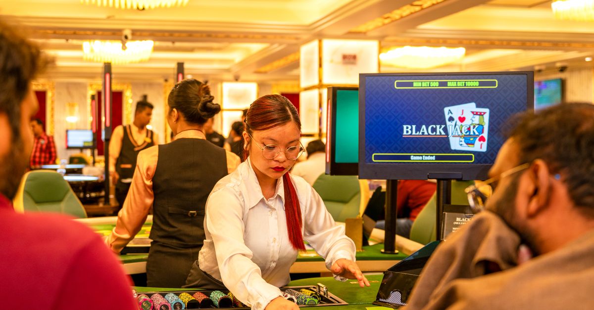 Iconic21 Live Casino at IB8 SG: Premier Gaming Experience in Singapore City Centre